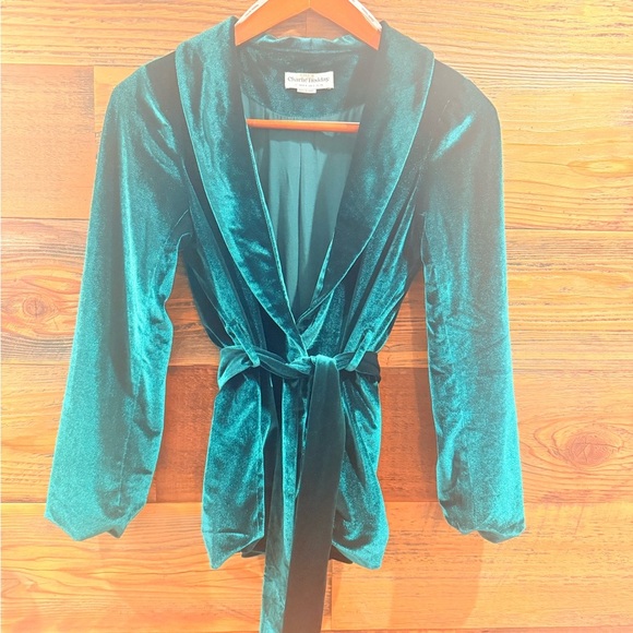 Charlie Holiday Women's Deep Green Velvet Blazer - Picture 3 of 11